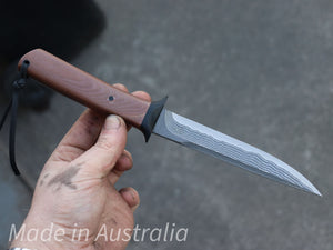Custom (cpm magnacut core, Linen micarta)